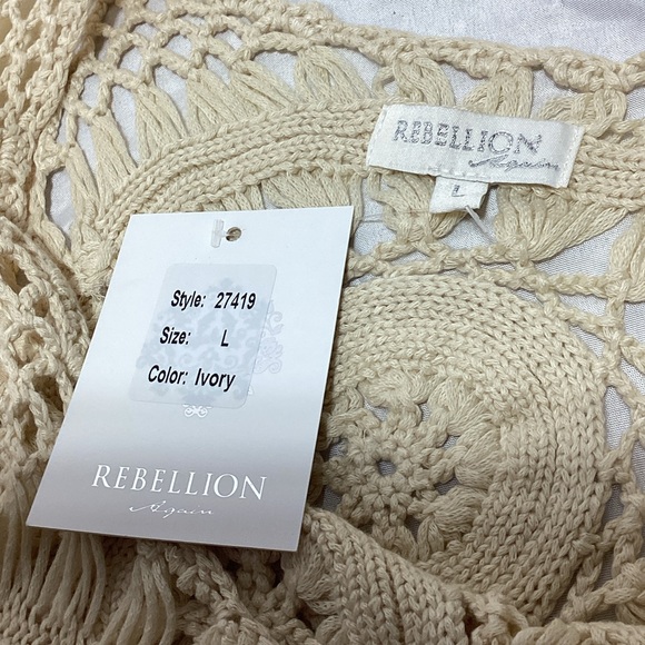 NWT Rebellion large Cream Crochet Blouse - Picture 7 of 11